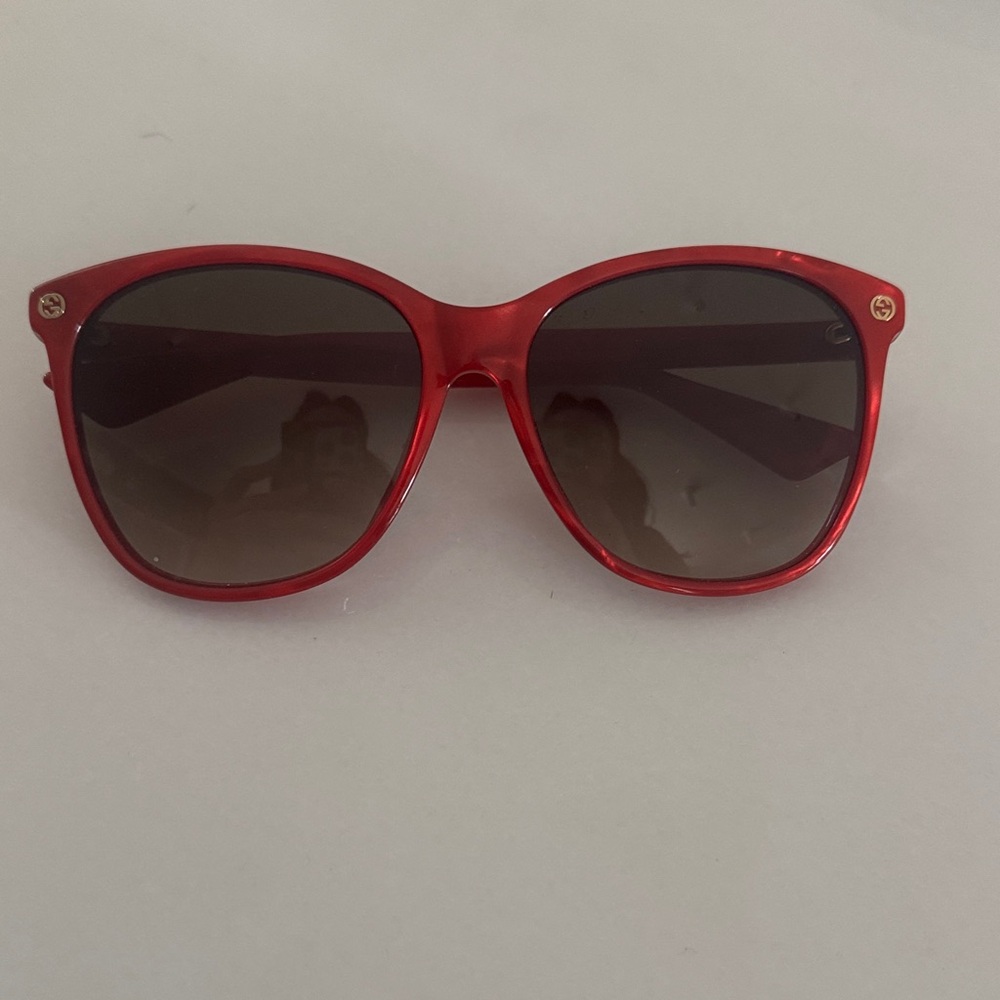Gucci Women's Sunglasses in Red